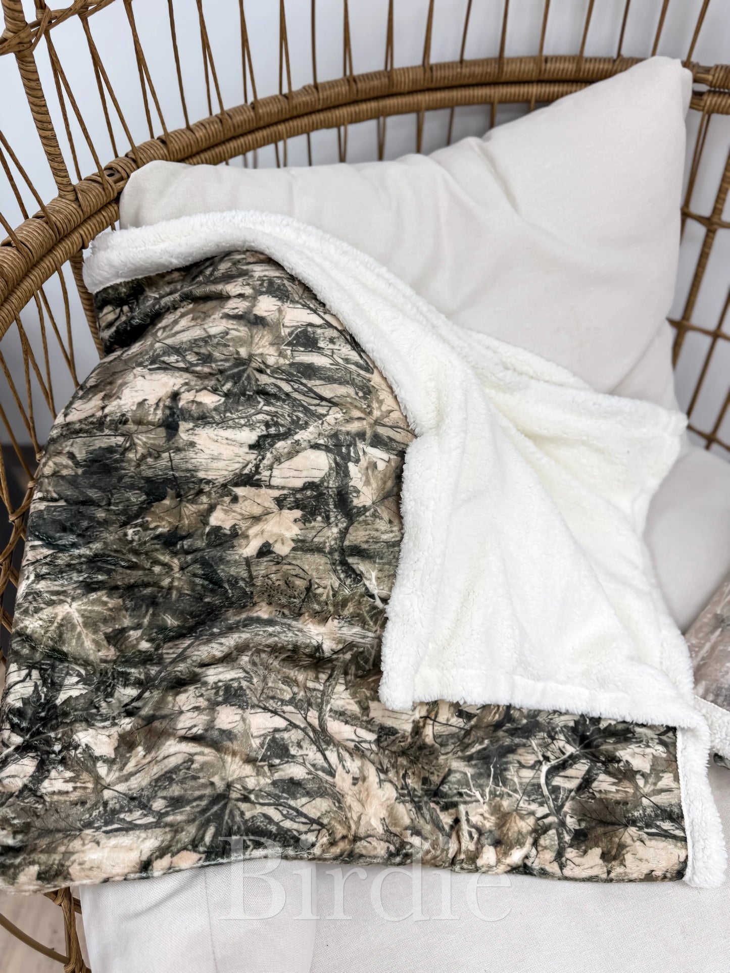 Camo fleece blanket