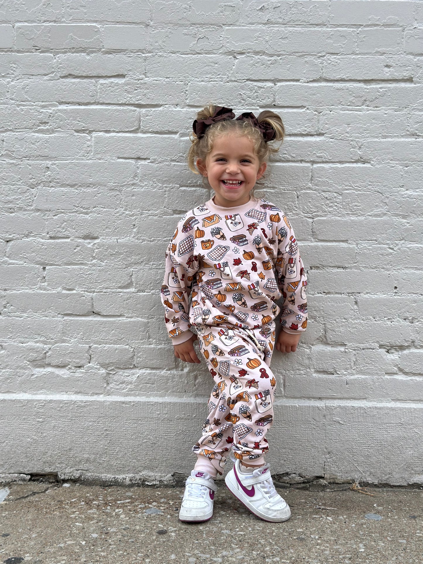 Fall picnic jogger set