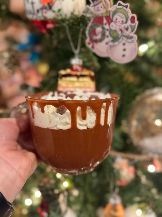 Holiday mug candles