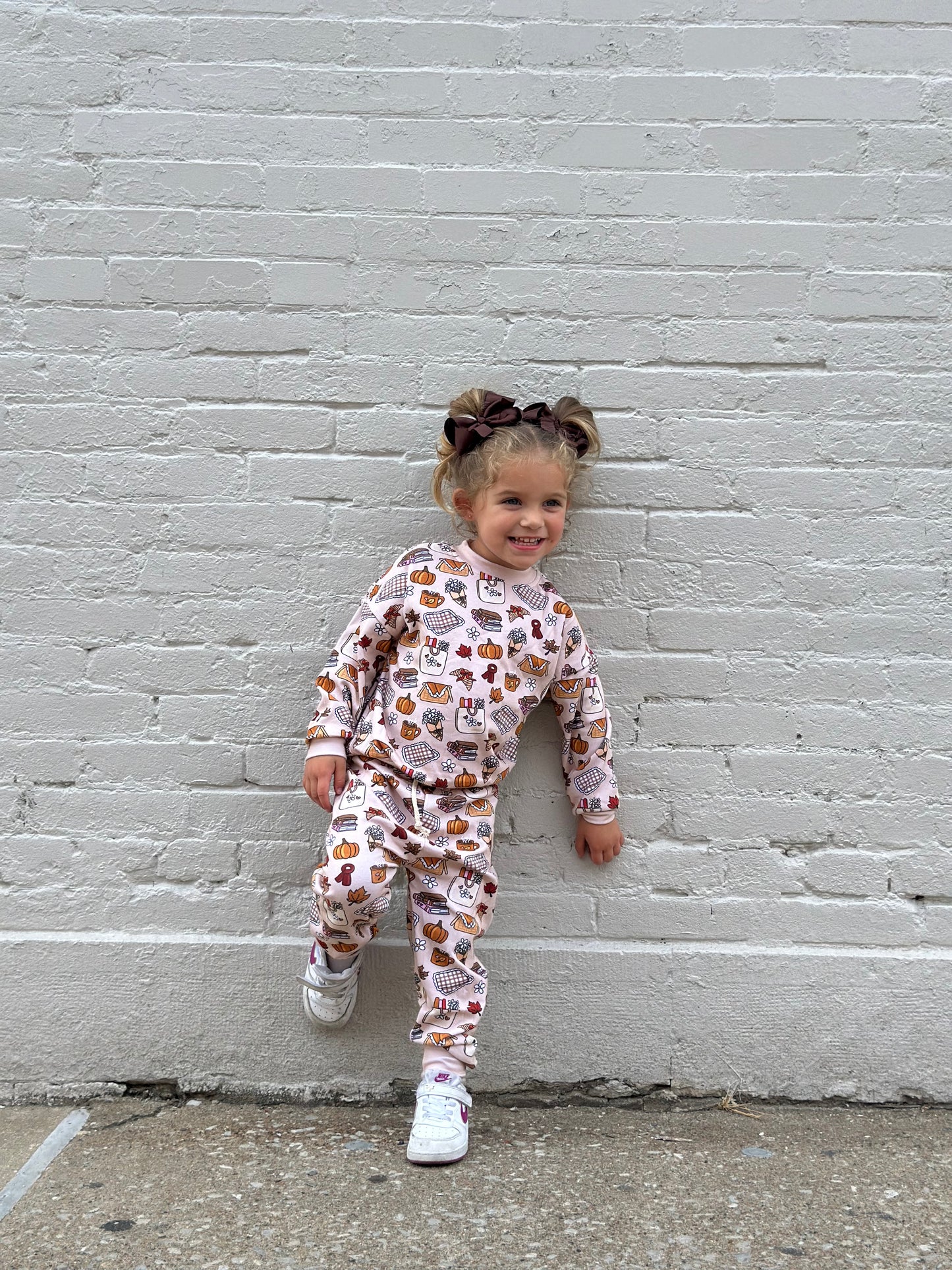 Fall picnic jogger set