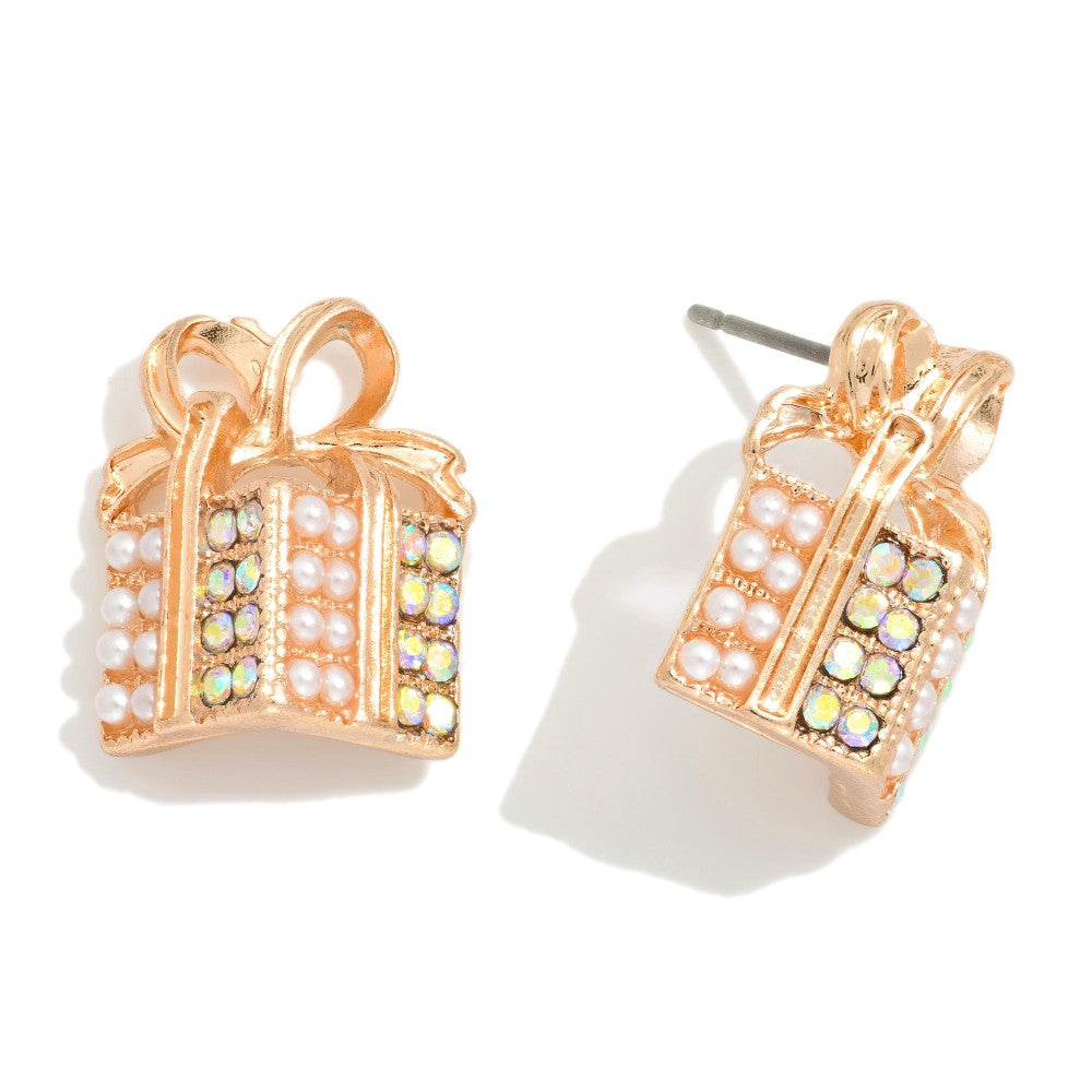 Gold presents earrings