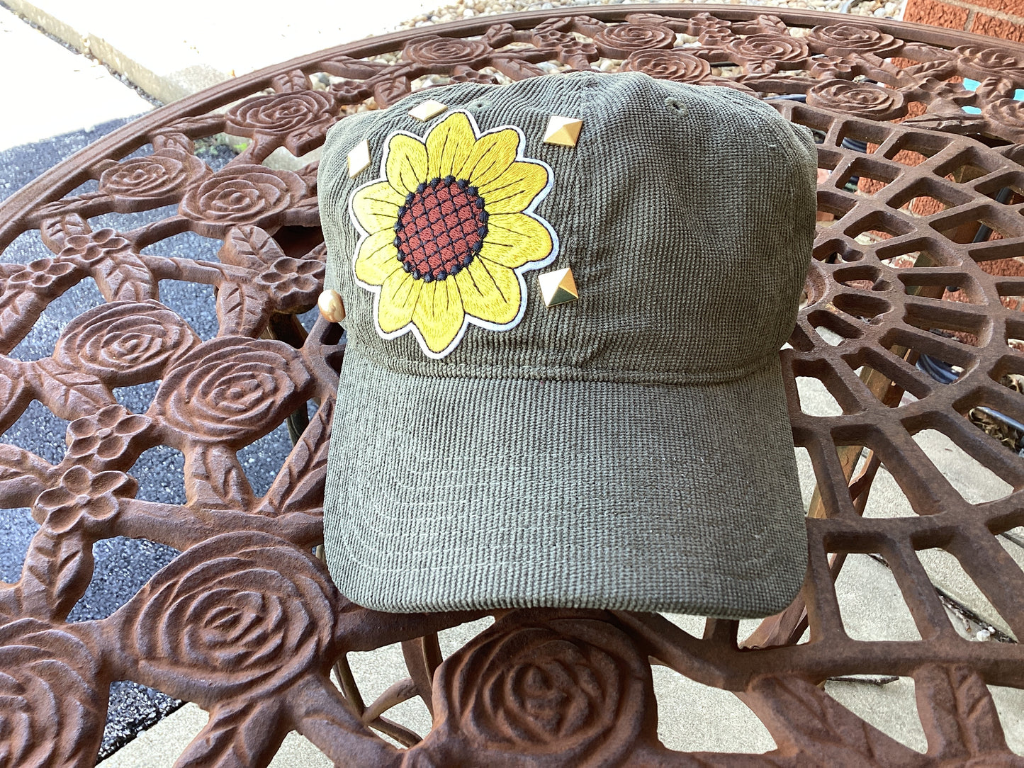 Floral ribbed hat