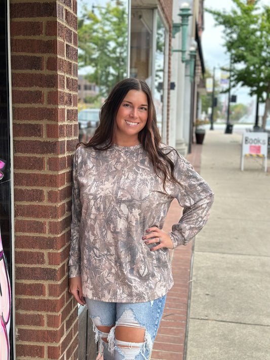 Robbin’s Camo long sleeve oversized tee