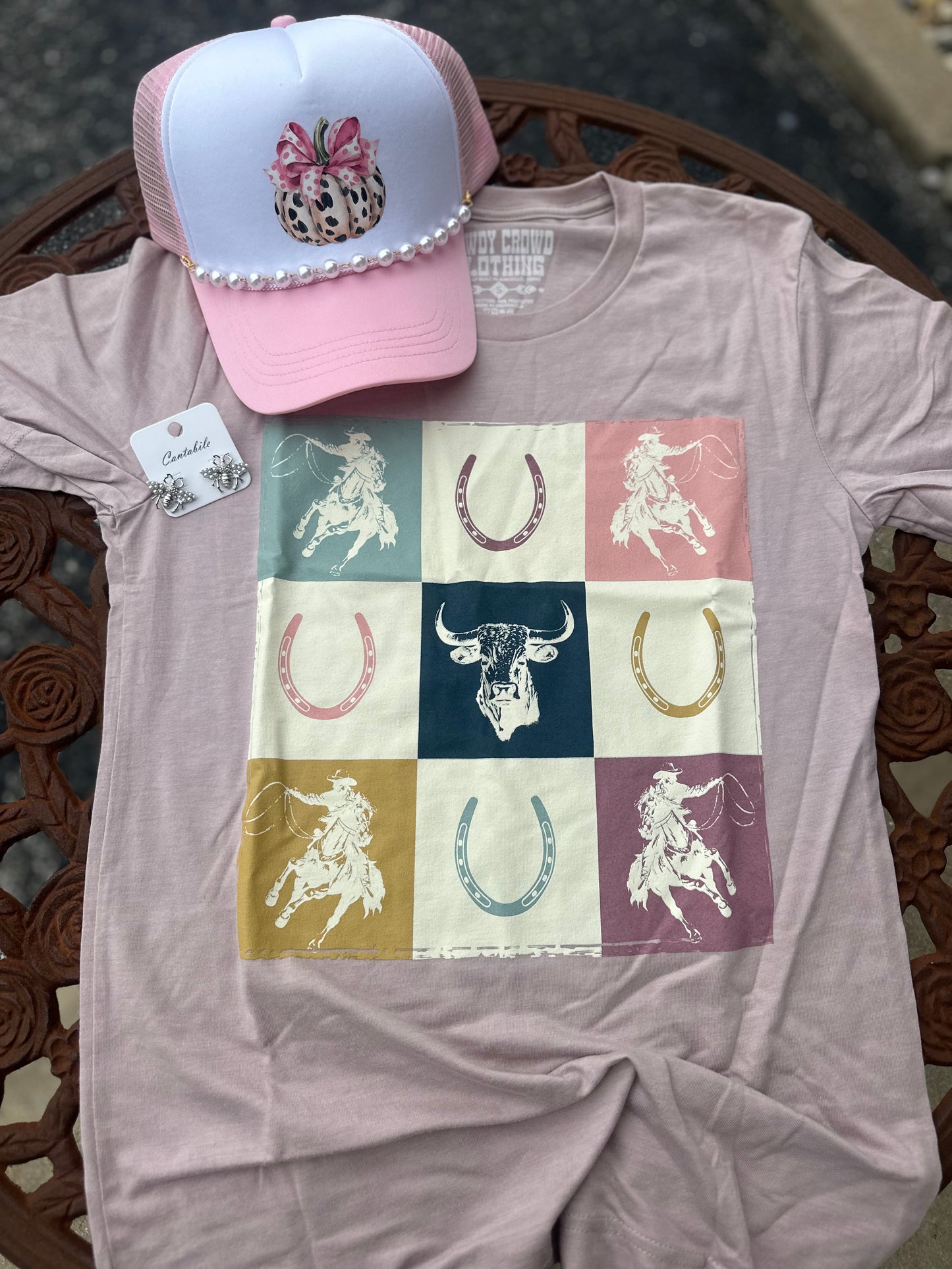 Horseshoe Tee