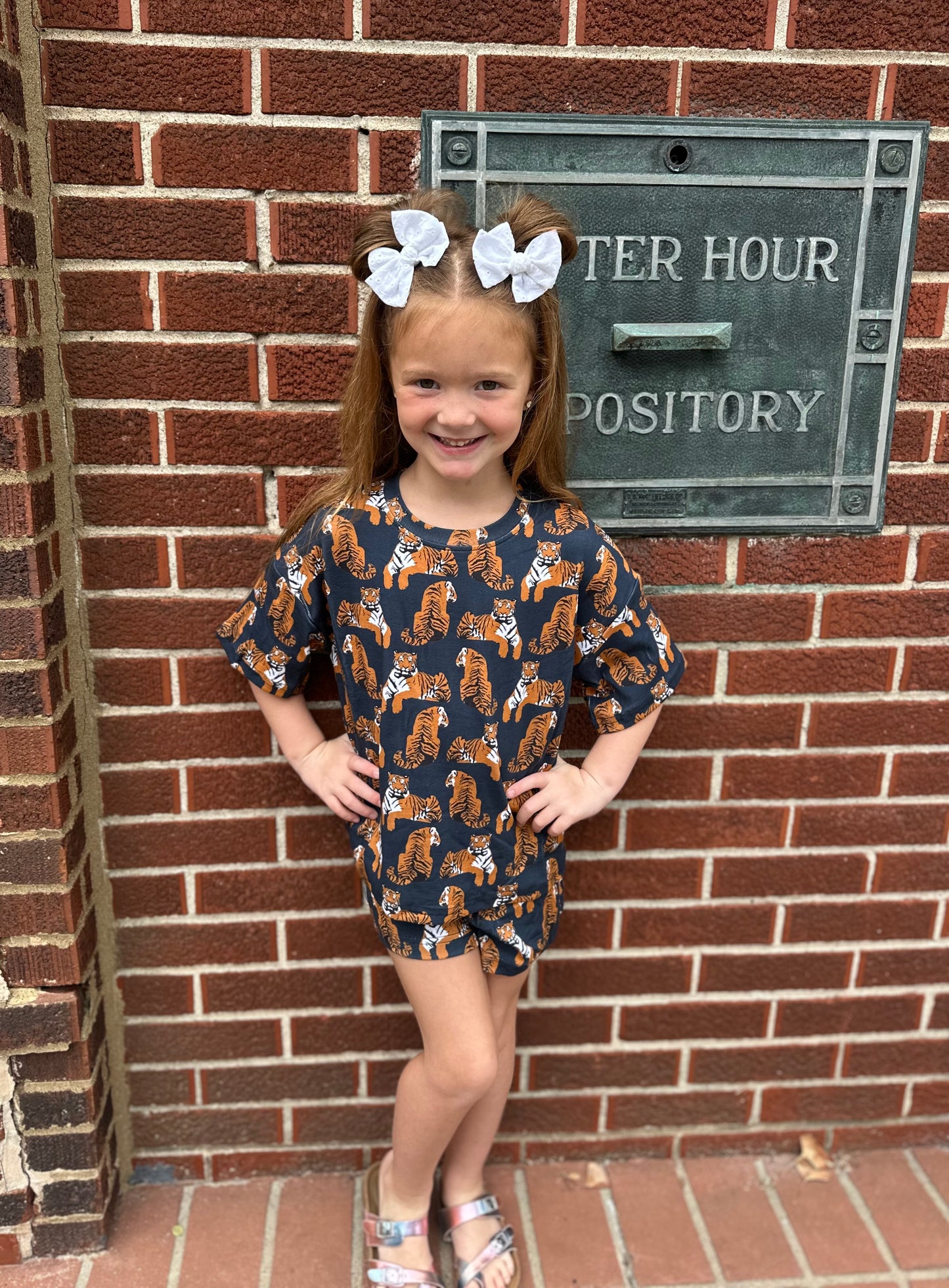 Little tigers short set