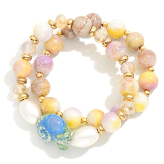 Beaded bracelet with shell